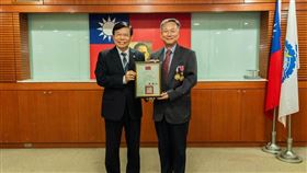 鄭明典退休倒數「畢業典禮」照曝光　41字述感想。臉書
