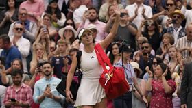 ▲萬卓索娃（Marketa Vondrousova）成為60年來第一個闖進溫網女單決賽的非種子選手。（圖／美聯社／達志影像）