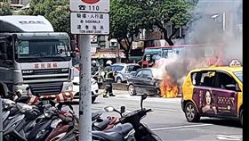 台北重慶北路火燒車。（圖／民眾提供）
