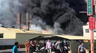 爆炸瞬間曝！冒黑煙下秒巨響嚇壞路人