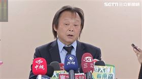 王世堅展示柯文哲退回禮物。