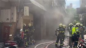 川渝小吃坊火警。（圖／翻攝畫面）