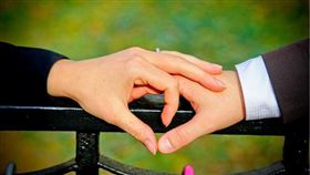 ▲命理喜火者可嘗試在三伏天時期勇敢追愛。（示意圖／翻攝自Pixabay）