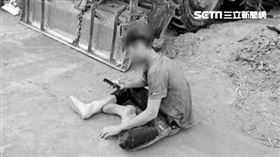  彰化少年騎腳踏車遭警方攔下逮人，頭破血流，事後才知是烏龍一場。（圖／民眾提供） 另做變色處理