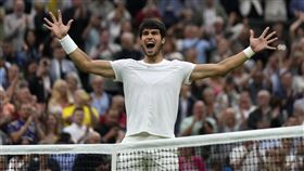▲網球世排第1的艾卡拉茲（Carlos Alcaraz）直落三晉級，將和喬科維奇（Novak Djokovic）爭冠。（圖／美聯社／達志影像）