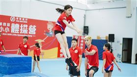 ▲華南銀行舉辦體驗營邀國家隊陣容當教練團，希望培育更多奧運國手。（圖／華南銀行提供）