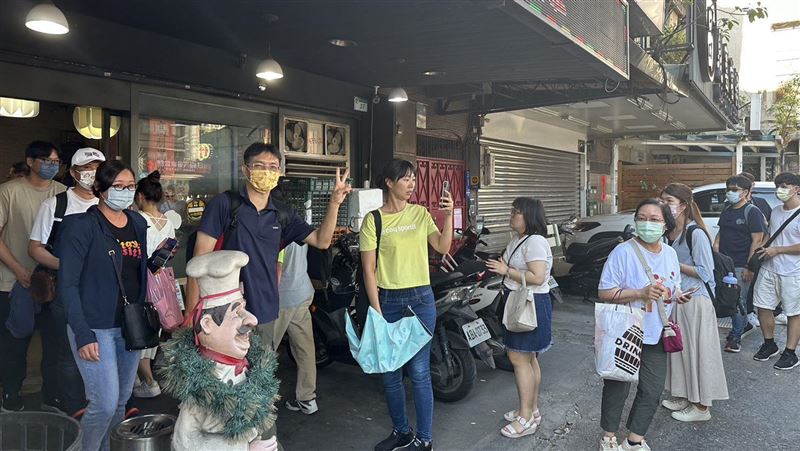 熱炒店營業最後一晚！顧客湧現直呼：可惜