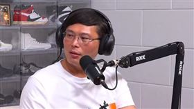 住家爆「違建、占用國有地」！黃國昌認了：該怎麼處理就怎麼處理▲（圖／翻攝自館長惡名昭彰YouTube）

