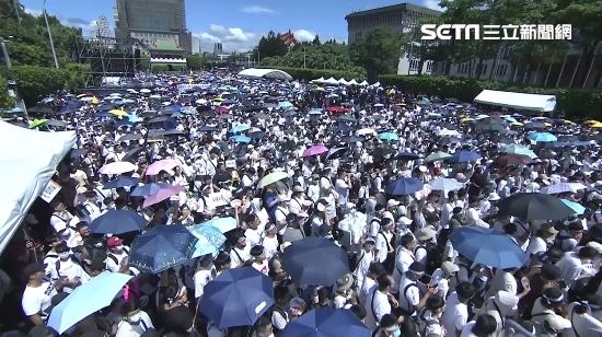綠全代會遭酸吹冷氣　白黨慶場地自打臉