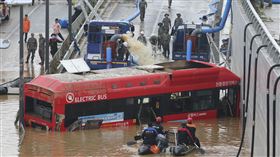 南韓／韓國連日暴雨至少31死　淹水地下車道尋獲多具遺體（圖／美聯社／達志影像）