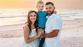 美國一位30歲網紅海莉因癌症離世。（圖／翻攝自taylorodlozil　IG）