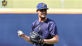 ▲中信兄弟新洋投艾里歐（Emilio Vargas）隨隊。（圖／中信兄弟球團提供）