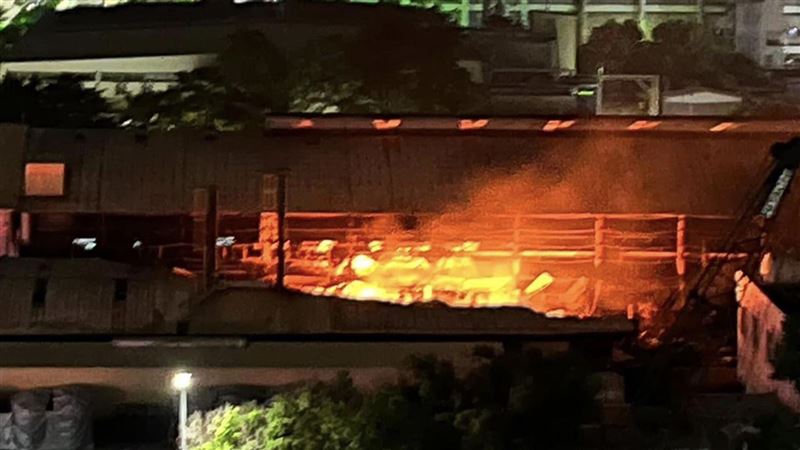 楠梓壓克力廠狂燒8小時　3日後又復燃了