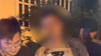 不爽被出賣砍警　逃逸移工躲水塔落網