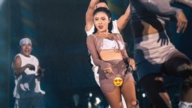 華莎被批評表演太低俗，她不甩批評照常火辣開唱。（圖/翻攝IG）