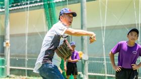 郭台銘參加「宜蘭縣蓬萊國小棒球隊出發美國貝比魯斯國際賽行前加油會」。(圖/永齡基金會提供)