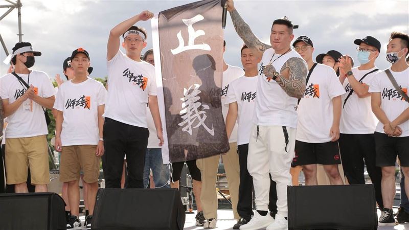 單純認同716議題！他烈日苦站曝3重點心得