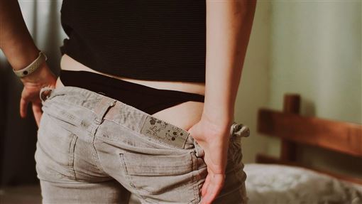 拍女碩士內褲…妄想遭色誘！普信男下場慘