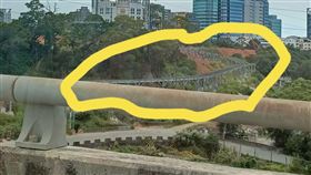 雲霄飛車,木棧道,慈雲路,工程（圖／翻攝自臉書《新竹大小事》《新竹市北區劉康彥（小白）》）