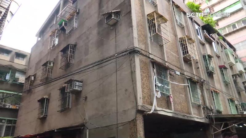 牆壁斑駁竟要千萬!小資族崩潰:只能躺平