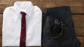 東莞高中驚人註冊費曝光！入學制服竟要1.6萬　校方強調：合理收費（圖／翻攝自微博）