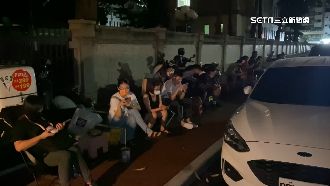 多元計程車考照夯！近百位民眾徹夜排隊
