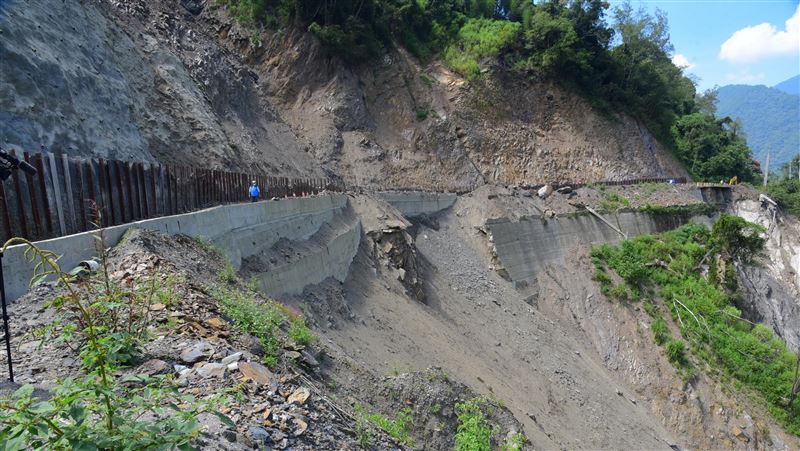「全台最爛路」逢雨必坍　今起封路施工