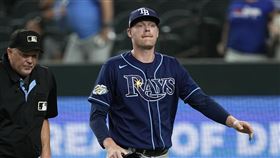 ▲光芒終結者菲爾班克斯（Pete Fairbanks）投出100英里的再見暴投。（圖／美聯社／達志影像）