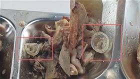 中國一所學校學生在餐廳中吃到保險套。（圖／翻攝自《極目新聞》）