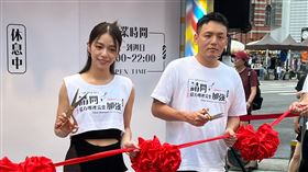 宋芸樺（左）和春風出席電影活動。（圖/記者陳穎攝）