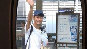 「躺平男」最擅長無所事事，出租「廢人陪伴」5年賺890萬！現在還出書了。（圖／翻攝自推特）