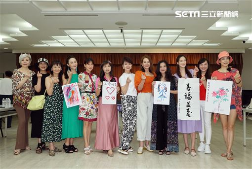 鄧美芳、周丹薇、楊潔玫、程秀瑛、姚采穎，凌蕙蕙、胡翡翠、米凱莉、苗蔚蘭、龔蓮華出席星光閃閃彩繪天地。（圖/記者邱榮吉攝影）