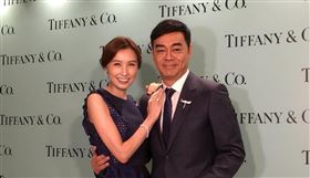 劉青雲（左）和郭藹明結婚25年，是演藝圈的模範夫妻。（圖/翻攝微博）