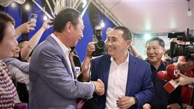 侯友宜、郭台銘同台。（圖／侯友宜競選辦公室提供）