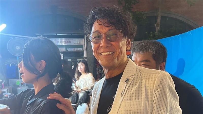 加藤鷹現蹤寧夏夜市　金手指全被攝