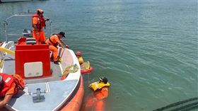 新北市，淡水，漁人碼頭，落水，