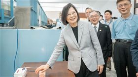 蔡英文總統今（20）日出席「第七屆全國高中職、大專小水力發電設計比賽開幕典禮」。（圖／總統府提供)