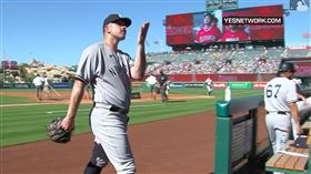 ▲洋基先發投手羅登被打爆後對觀眾送飛吻。（圖／翻攝自洋基隊官網）