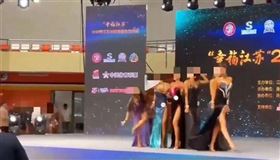 陪睡換冠軍沒兌現拿鞋砸裁判　女模說話了（圖／翻攝微博）