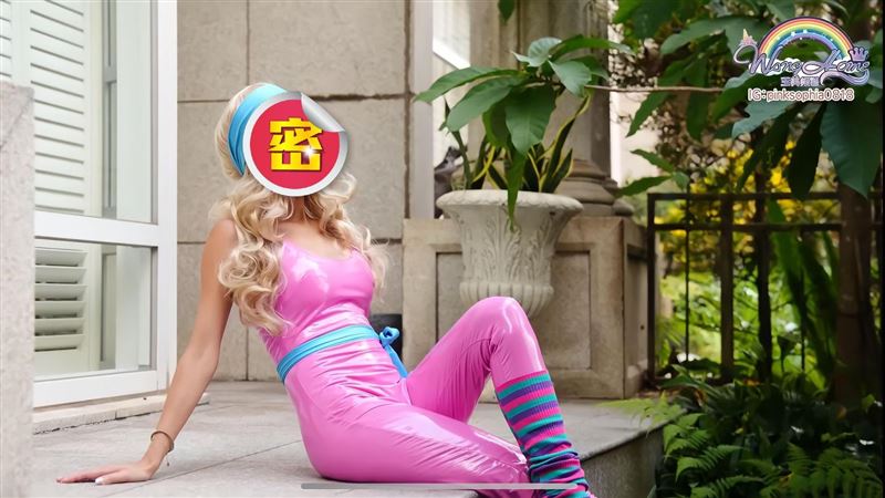 辣穿緊身衣！王思佳神複製「真人版芭比」
