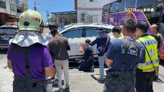 嬰兒被反鎖車內　鎖匠開鎖即刻救援