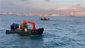 天使輪,貨櫃輪,沉沒,漂流,空櫃,打撈,鹽埔漁港,