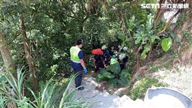 新北女子與友人相約爬山，停車時不慎墜落山谷而亡。（圖／翻攝畫面）