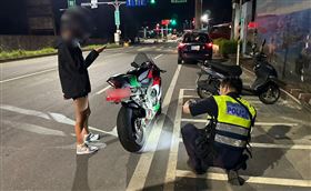 八里,飆車,競速,逆向,新北,百萬,開罰,蘆洲警