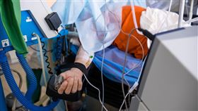  病床,病人,生病,住院,治療,送醫,急救,急診,示意圖／pixabay