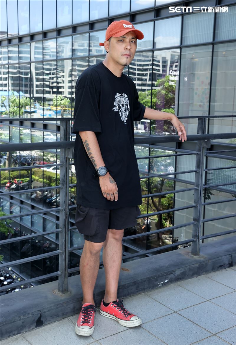 嘎嘎（潘俊佳）三立新聞網專訪。（圖/記者邱榮吉攝影）