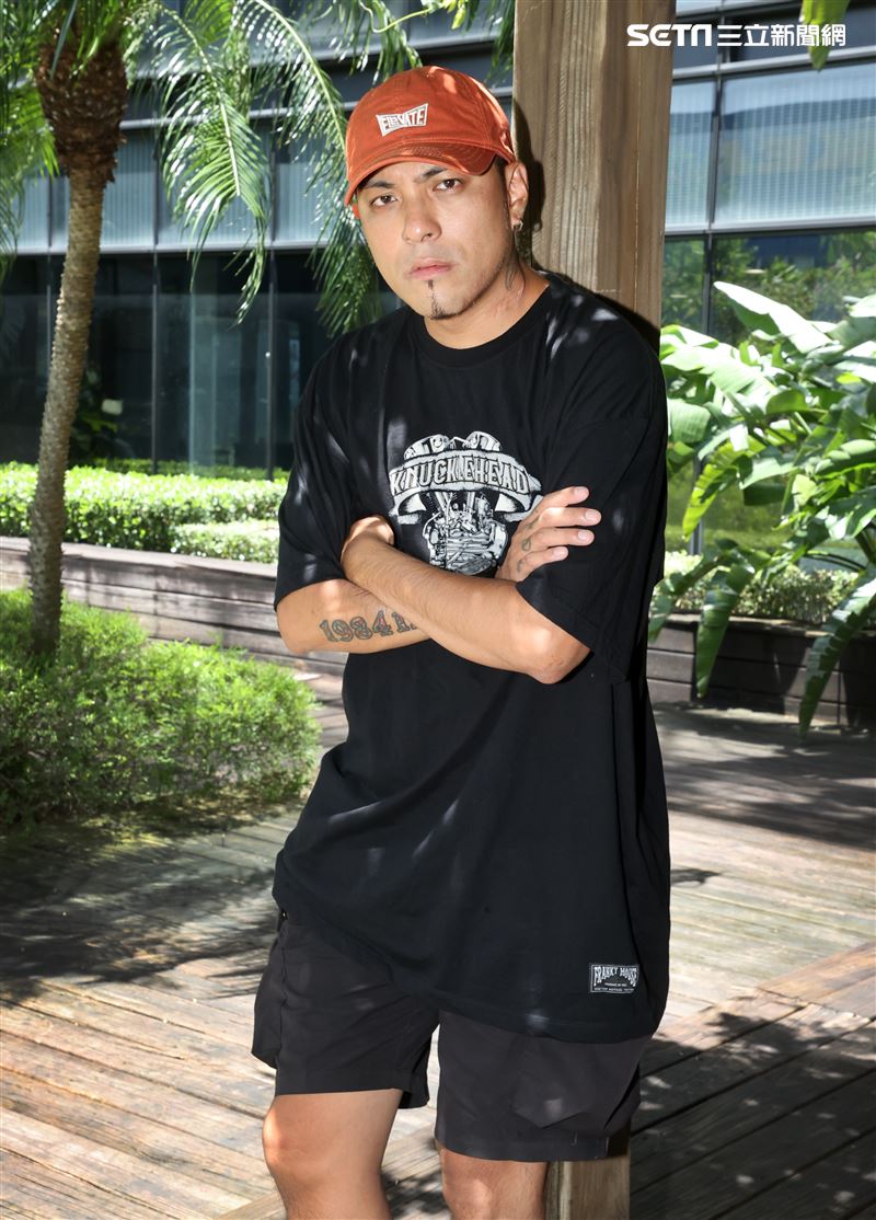 嘎嘎（潘俊佳）三立新聞網專訪。（圖/記者邱榮吉攝影）