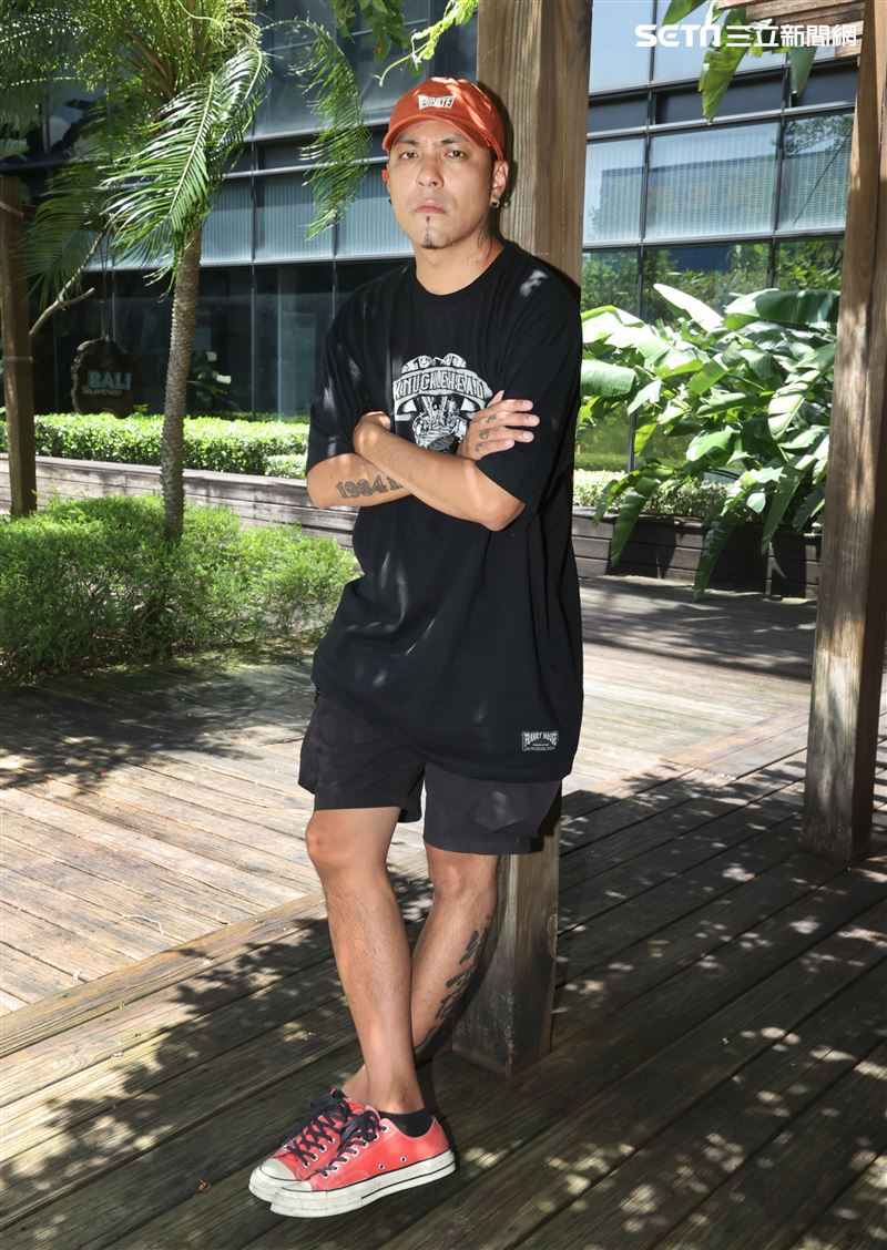 嘎嘎（潘俊佳）三立新聞網專訪。（圖/記者邱榮吉攝影）