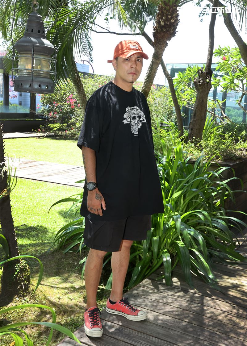 嘎嘎（潘俊佳）三立新聞網專訪。（圖/記者邱榮吉攝影）