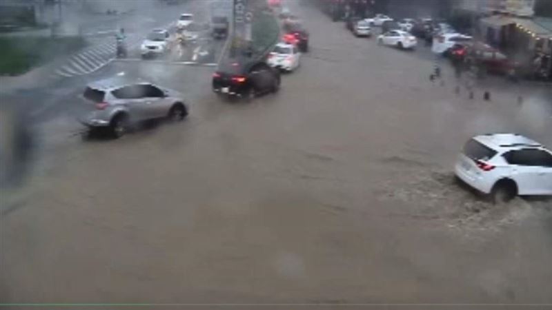 新店時雨量破64毫米　南投水淹半個輪胎高